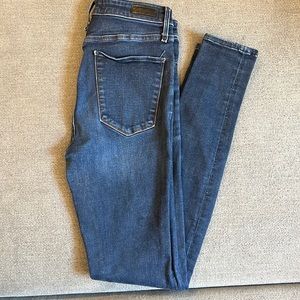 Abercrombie & Fitch High Rise Skinny Jean